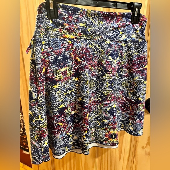 SOYBU Mini Stretchy Athletic Skirt- Ruching on Waist, Size Medium - Picture 3 of 6